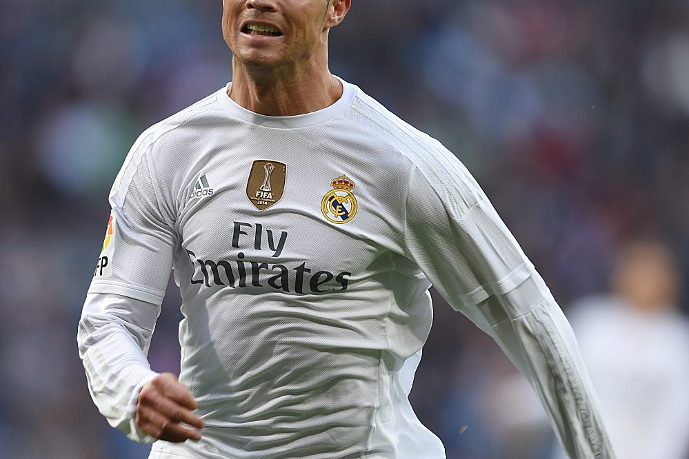 篮球火箭球员参加社区公益活动