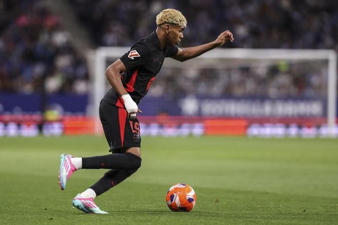 澳门移交25周年：岑浩辉时代来临 博彩业转型阵痛的五个课题